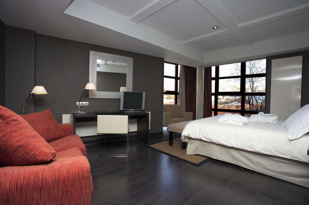 Hotel La Trufa Negra Мора-де-Рубьелос Номер фото